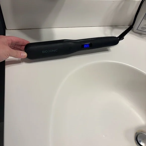 Bio Ionic 1in Black Hair Straightener - Picture 8 of 8